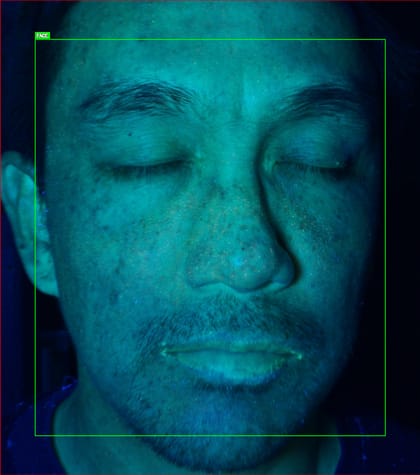 uv_center /outputs/capture_b4025e9c-3371-4b7a-b9dc-2dea64cf11d1/capture_b4025e9c-3371-4b7a-b9dc-2dea64cf11d1_uv_center_input_cropped_overlay.jpg