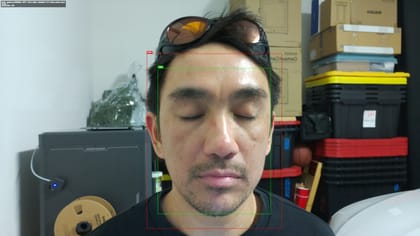 white_center /outputs/capture_b4025e9c-3371-4b7a-b9dc-2dea64cf11d1/capture_b4025e9c-3371-4b7a-b9dc-2dea64cf11d1_white_center_input_overlay.jpg